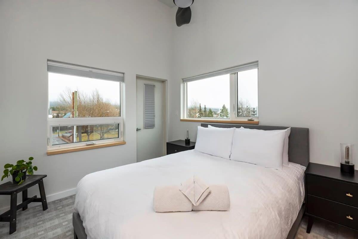 Вилла Nn - The Flame - Downtown 1-Bed 2-Bath Уайтхорс Экстерьер фото